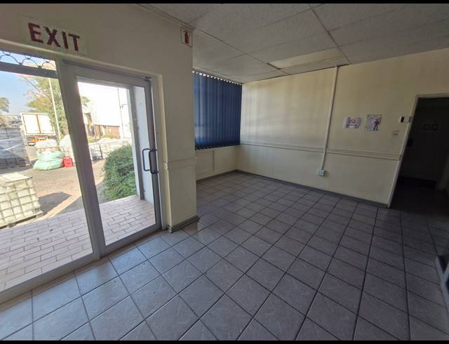 2,479M² WAREHOUSE TO LET IN BENROSE